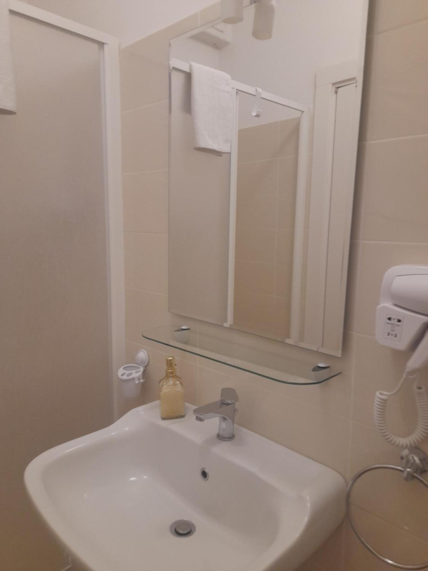 B&B La Torre Di Porta Maggiore Ascoli Piceno Esterno foto